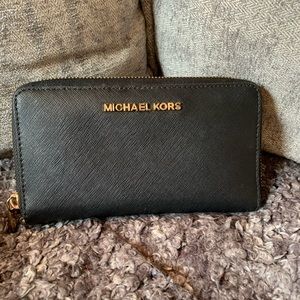 Michael Kors Black Leather Wallet w/Phone Pocket